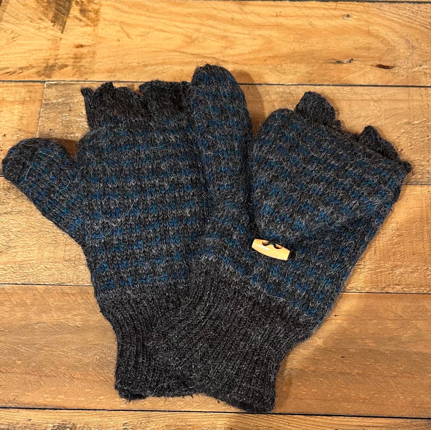 TAG Faux Fur Glittens