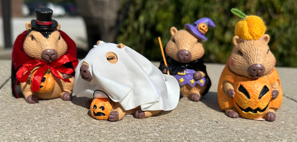Ganz Halloween Capybara Figurine