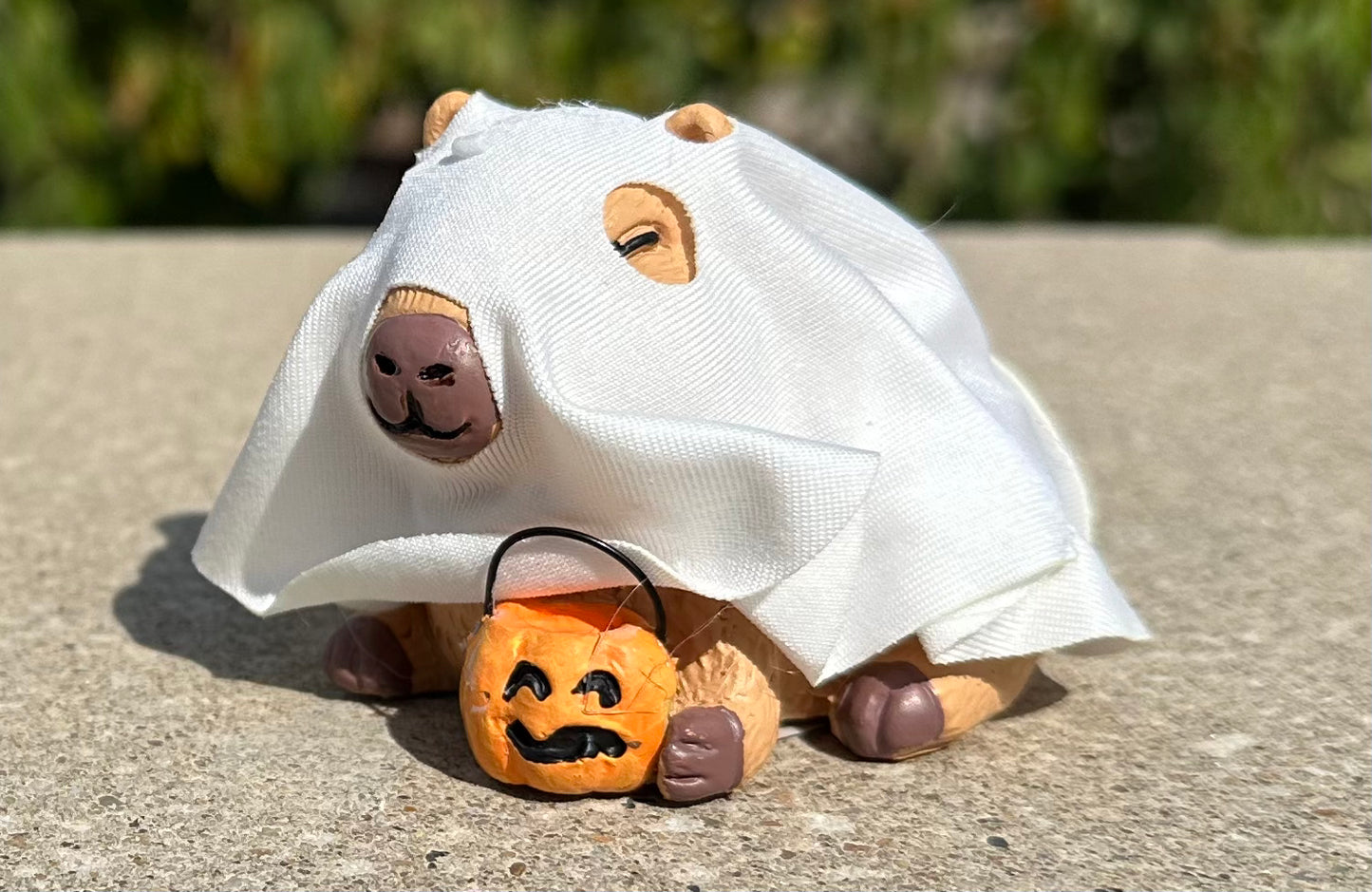 Ganz Halloween Capybara Figurine